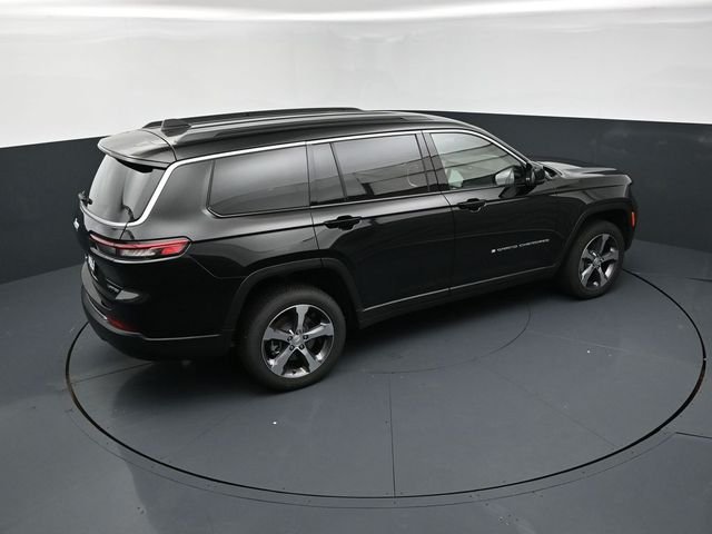 New 2026 Diamond Black Crystal Pearl-Coat Exterior Paint Jeep Limited image 18