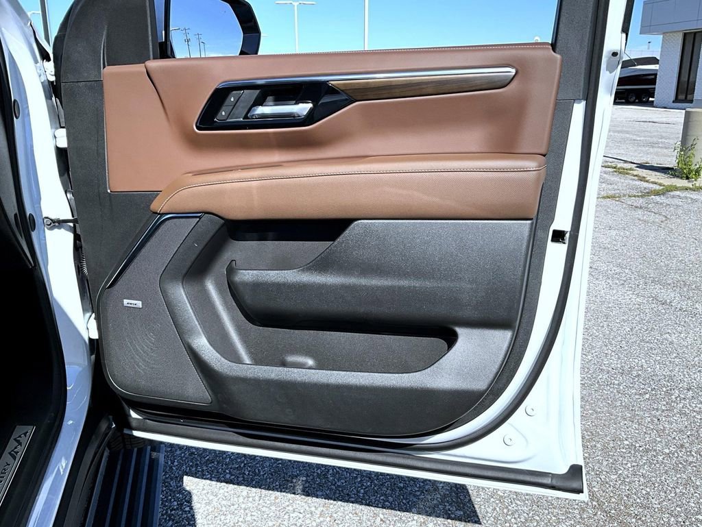 New 2026 Polar White Tricoat Chevrolet High Country image 16