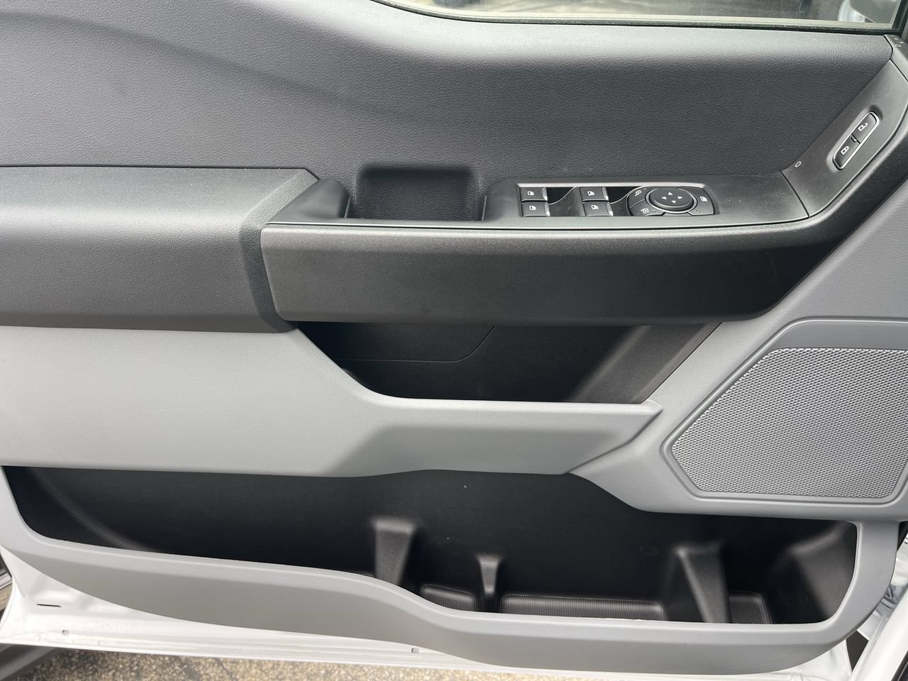 New 2026 Oxford White Ford XL image 20