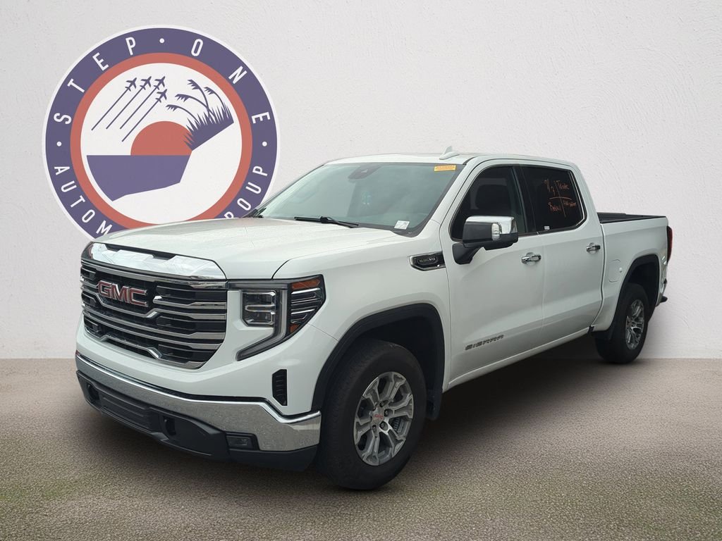 Used 2024 White GMC SLT image 1
