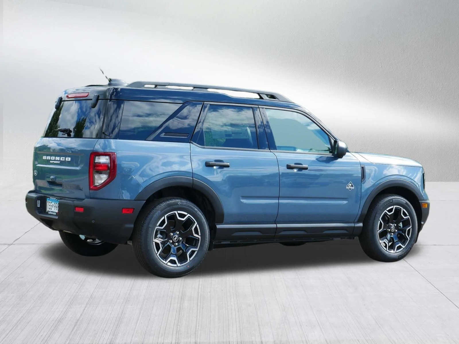 New 2026 Azure Gray Metallic Ford Outer Banks image 7