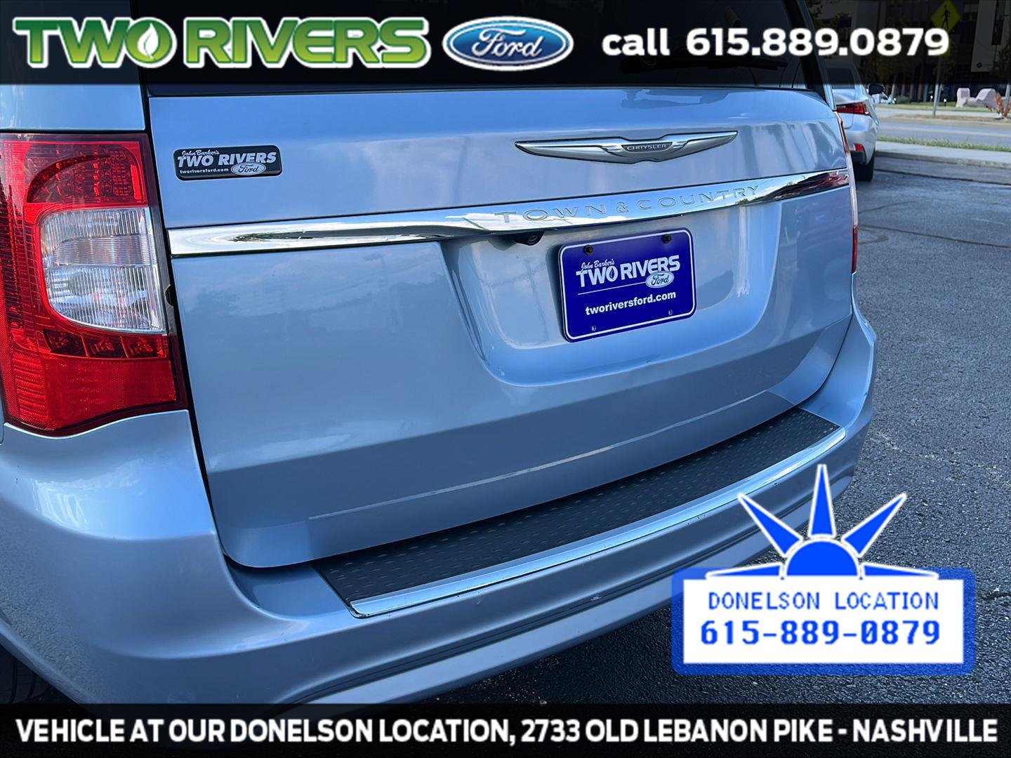 Used 2013 Crystal Blue Pearlcoat Chrysler Touring image 7