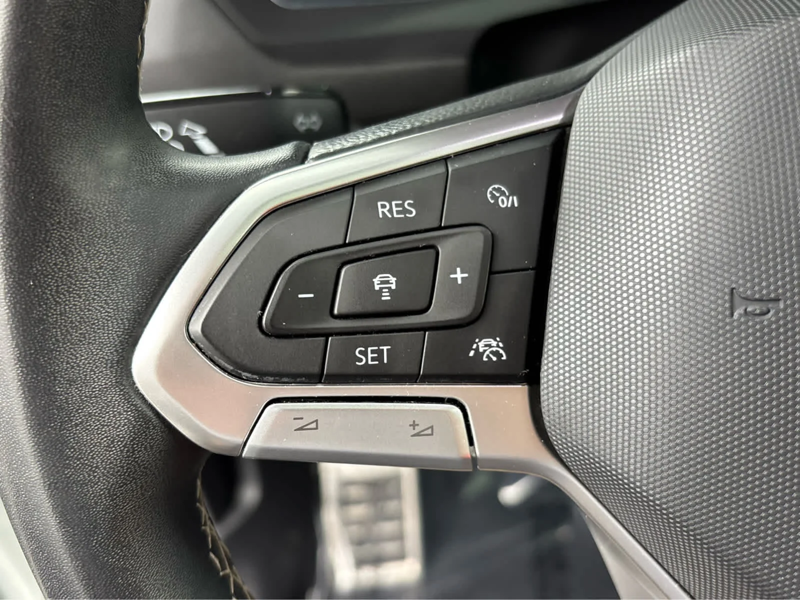 Certified Used 2023 Opal White Pearl Volkswagen SE R-Line Black image 16