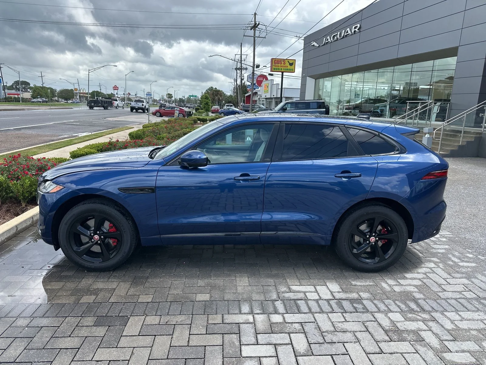 2023 Jaguar F-PACE P400 R-Dynamic S's photo