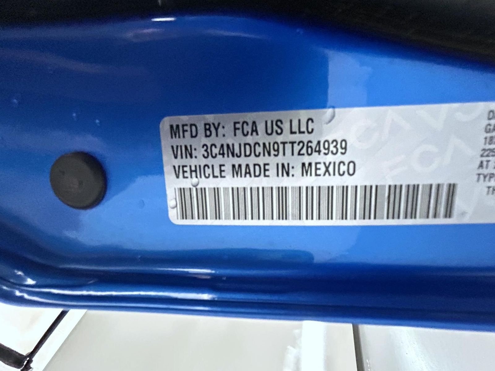 New 2026 Hydro Blue Pearl-Coat Exterior Paint Jeep Limited image 25