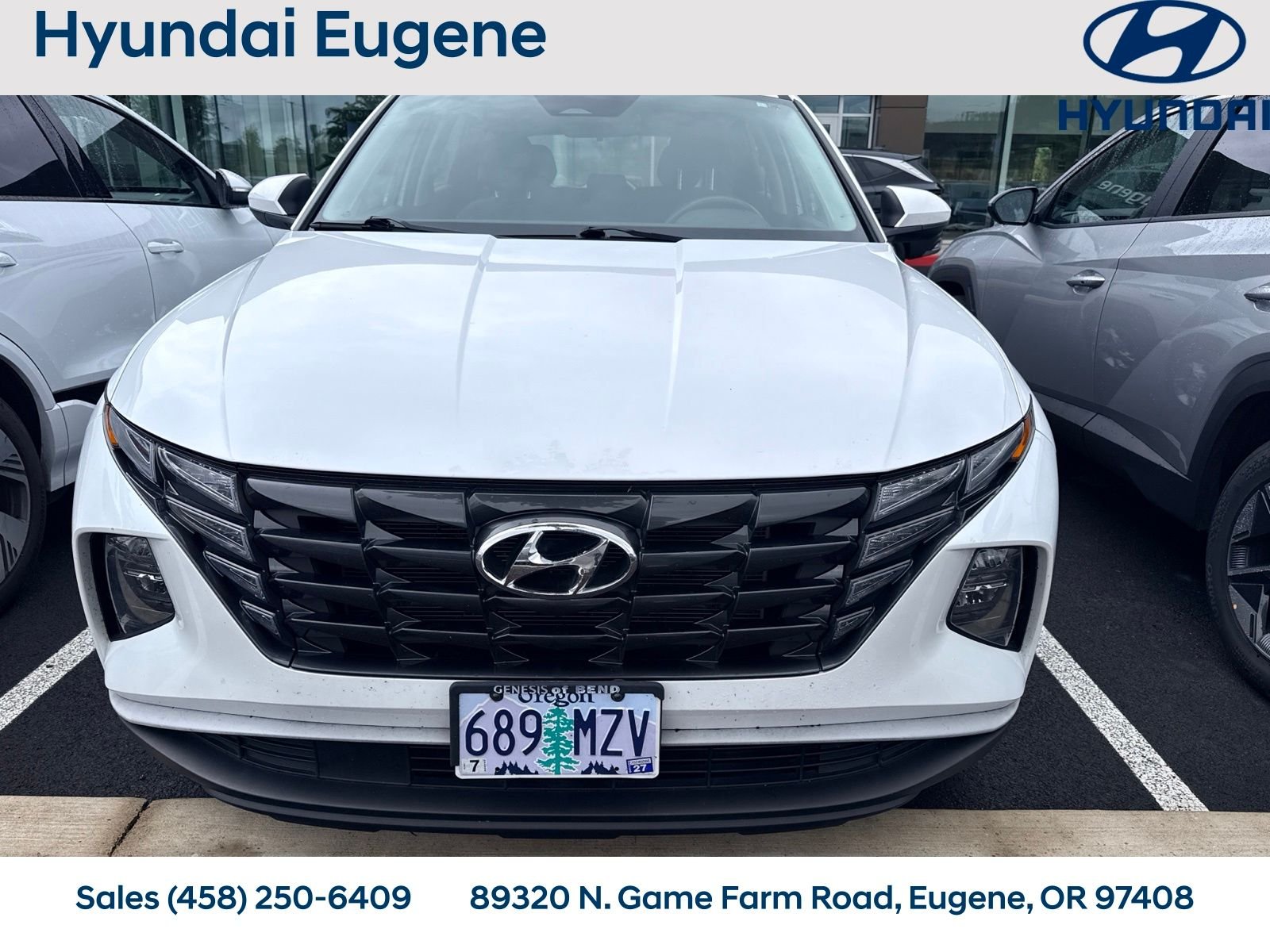 Used 2022 White Hyundai SE image 2