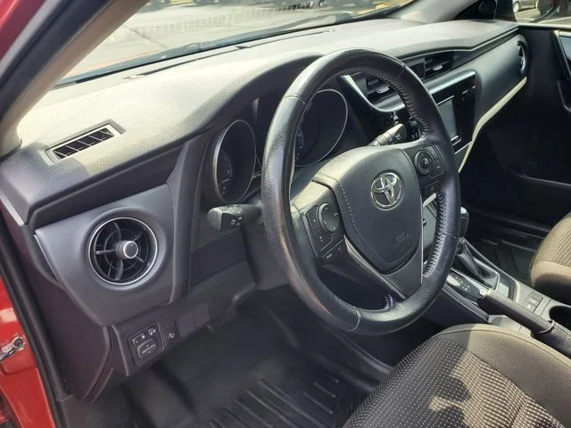 Used 2018 Red Toyota Base image 15