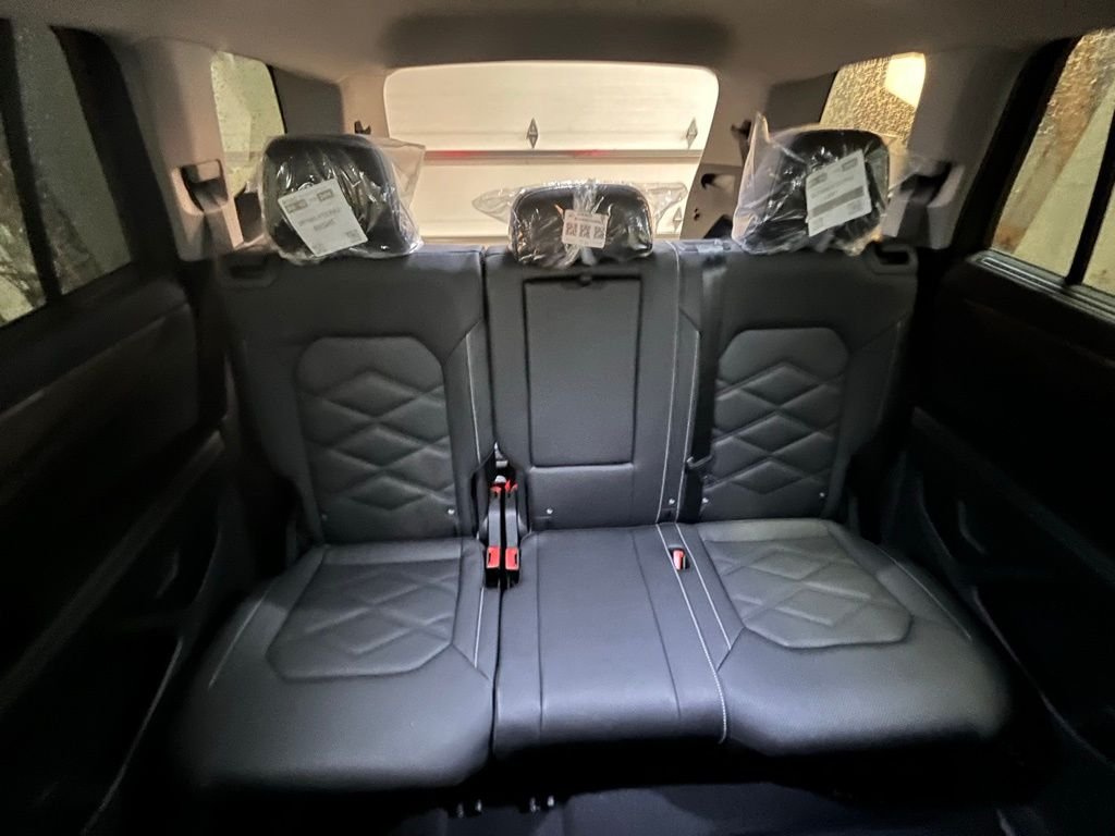 New 2026 Green Volkswagen 2.0T SE w/Technology image 25