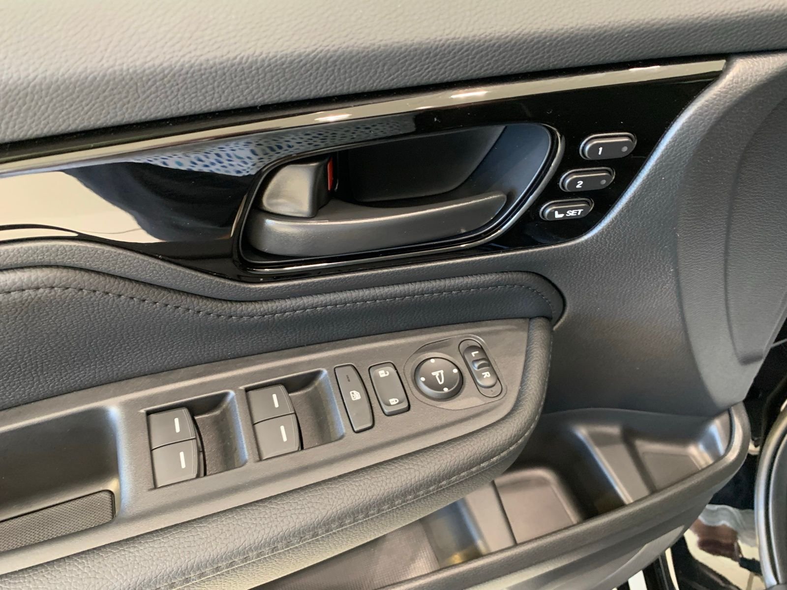 2026 Honda Odyssey Touring - Photo 10