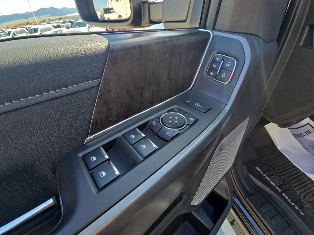 Used 2023 Agate Black Metallic Ford Lariat image 27