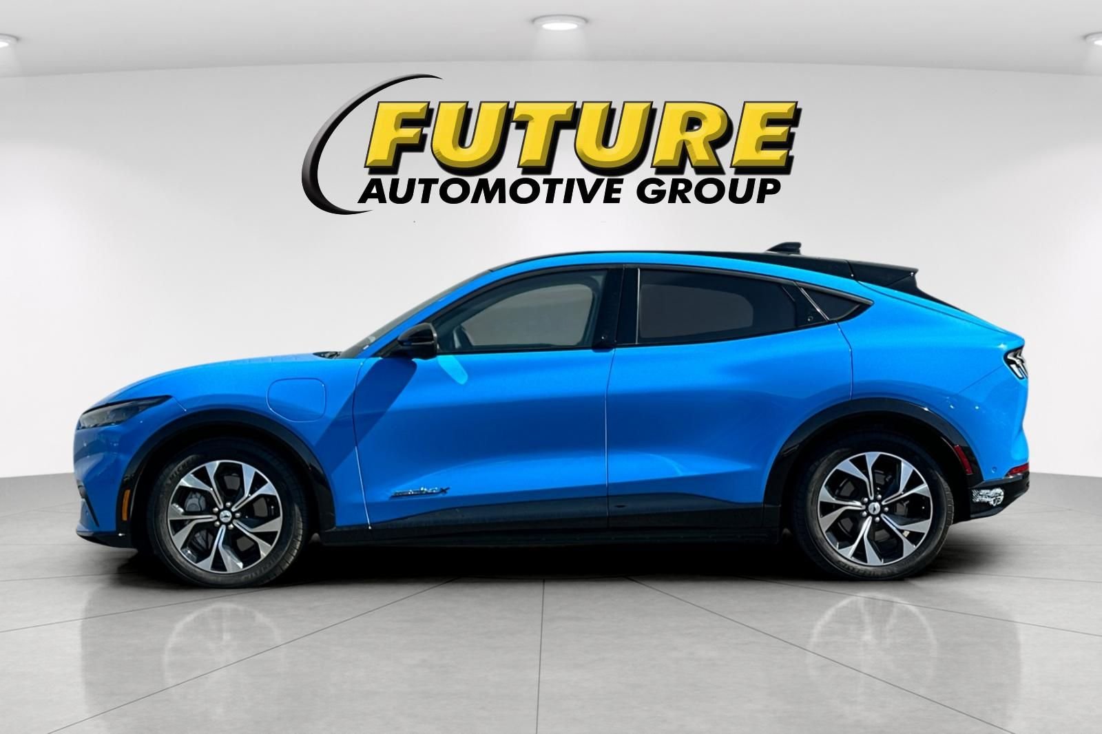 Used 2023 Blue Ford Premium image 6