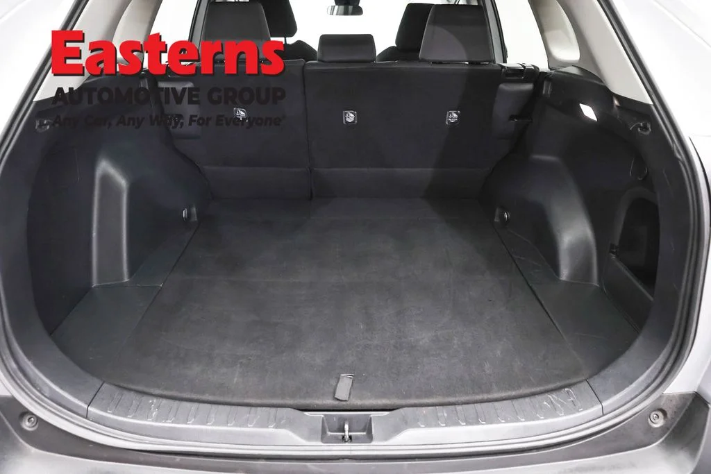 Used 2024 Silver Toyota XLE image 9