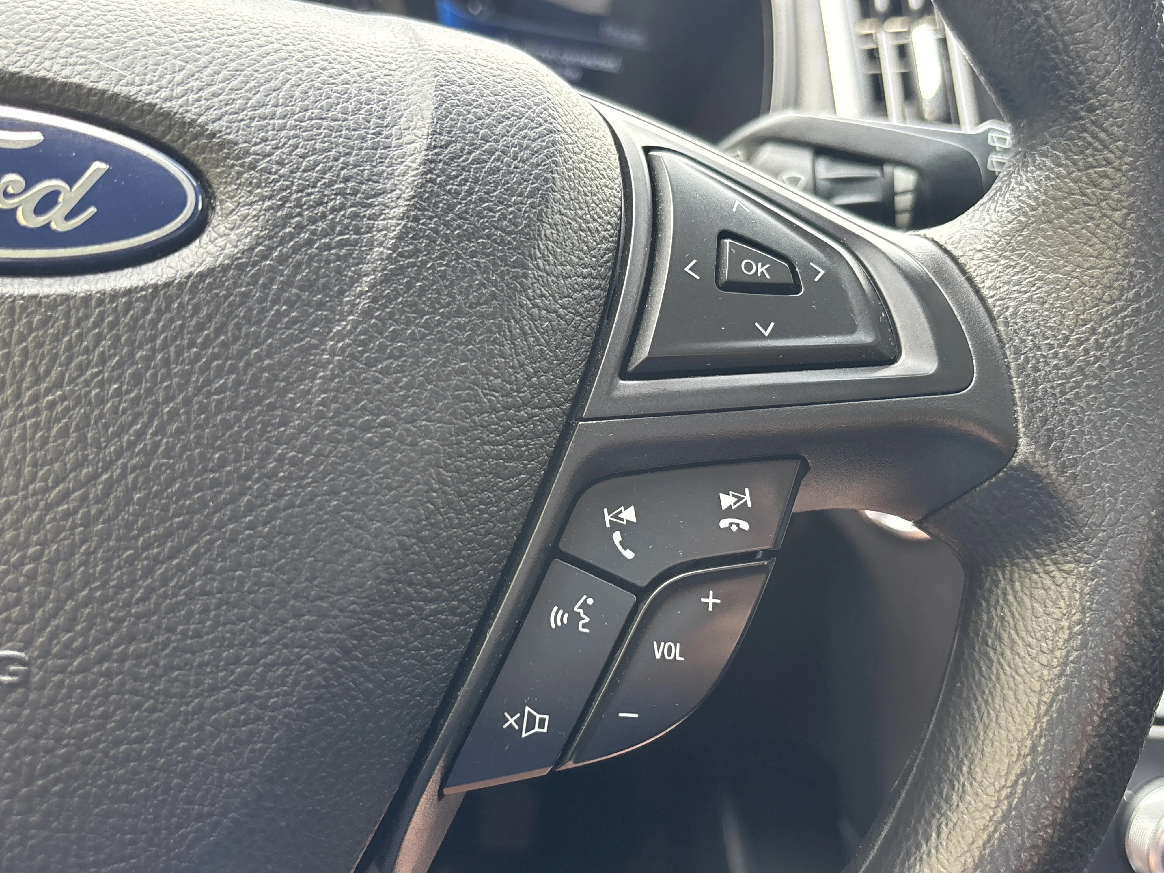 Used 2023 Iconic Silver Metallic Ford SE AWD image 24