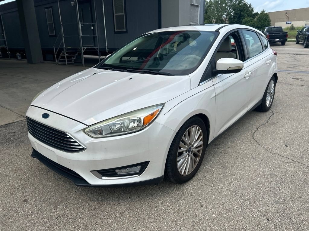 Used 2015 White Platinum Clearcoat Metallic Ford Titanium image 3