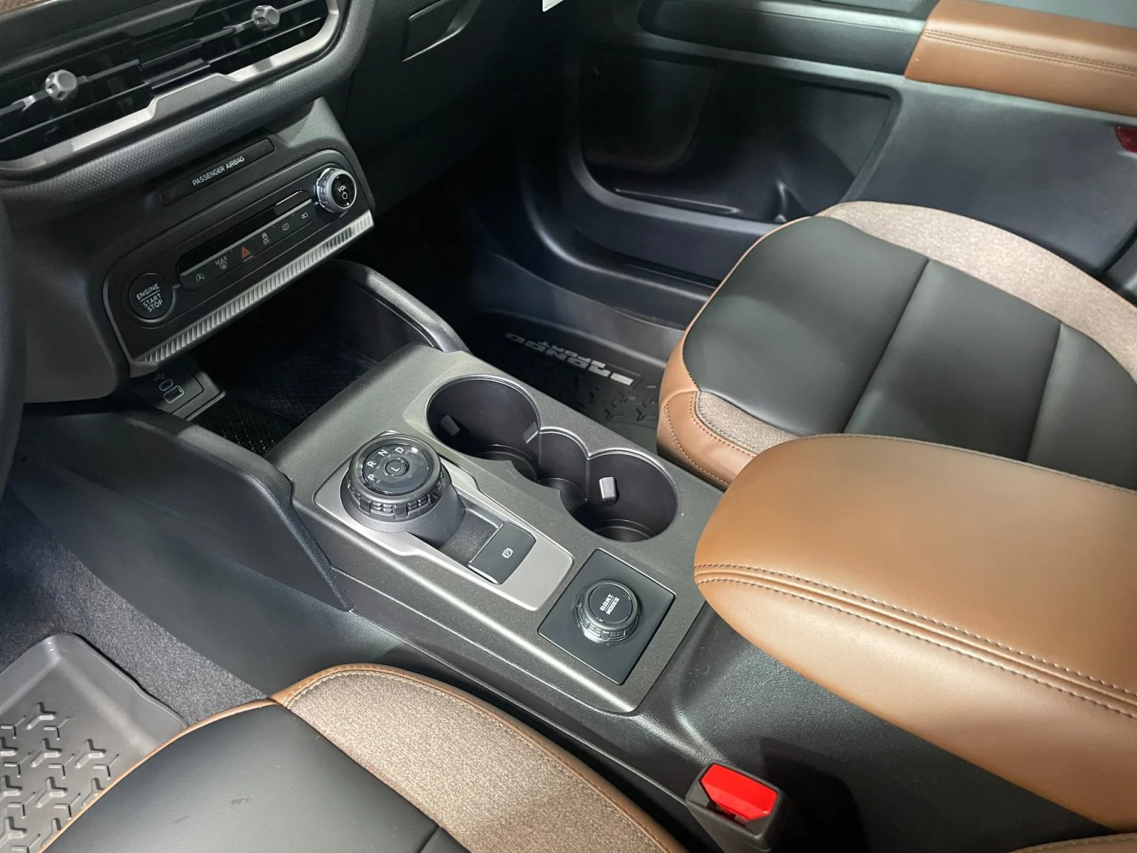 New 2026 Azure Grey Metallic Tri-Coat Ford Outer Banks image 15