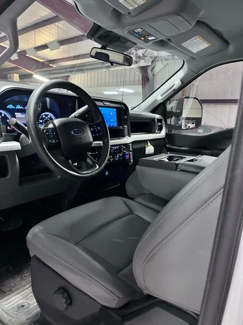 Used 2025 White Ford XL image 8