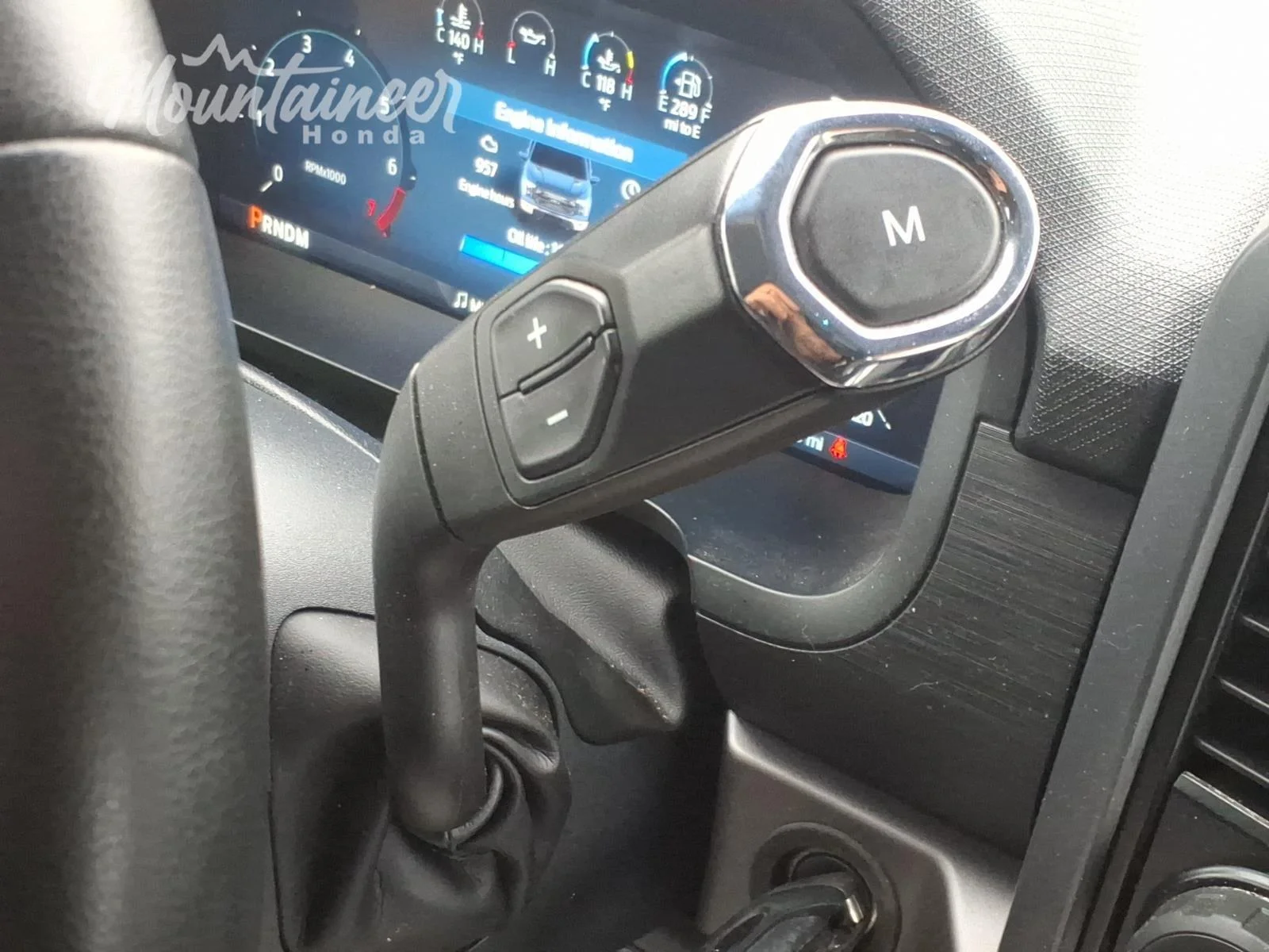 Used 2024 Atlas Blue Ford XLT image 40