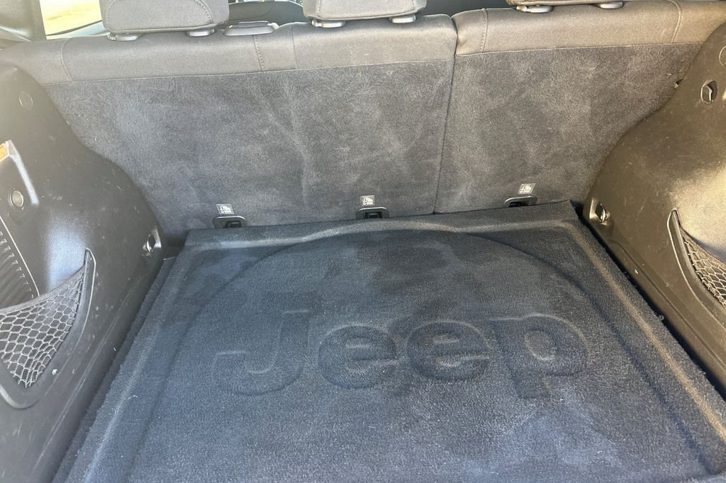 Used 2016 Black Jeep Latitude image 16