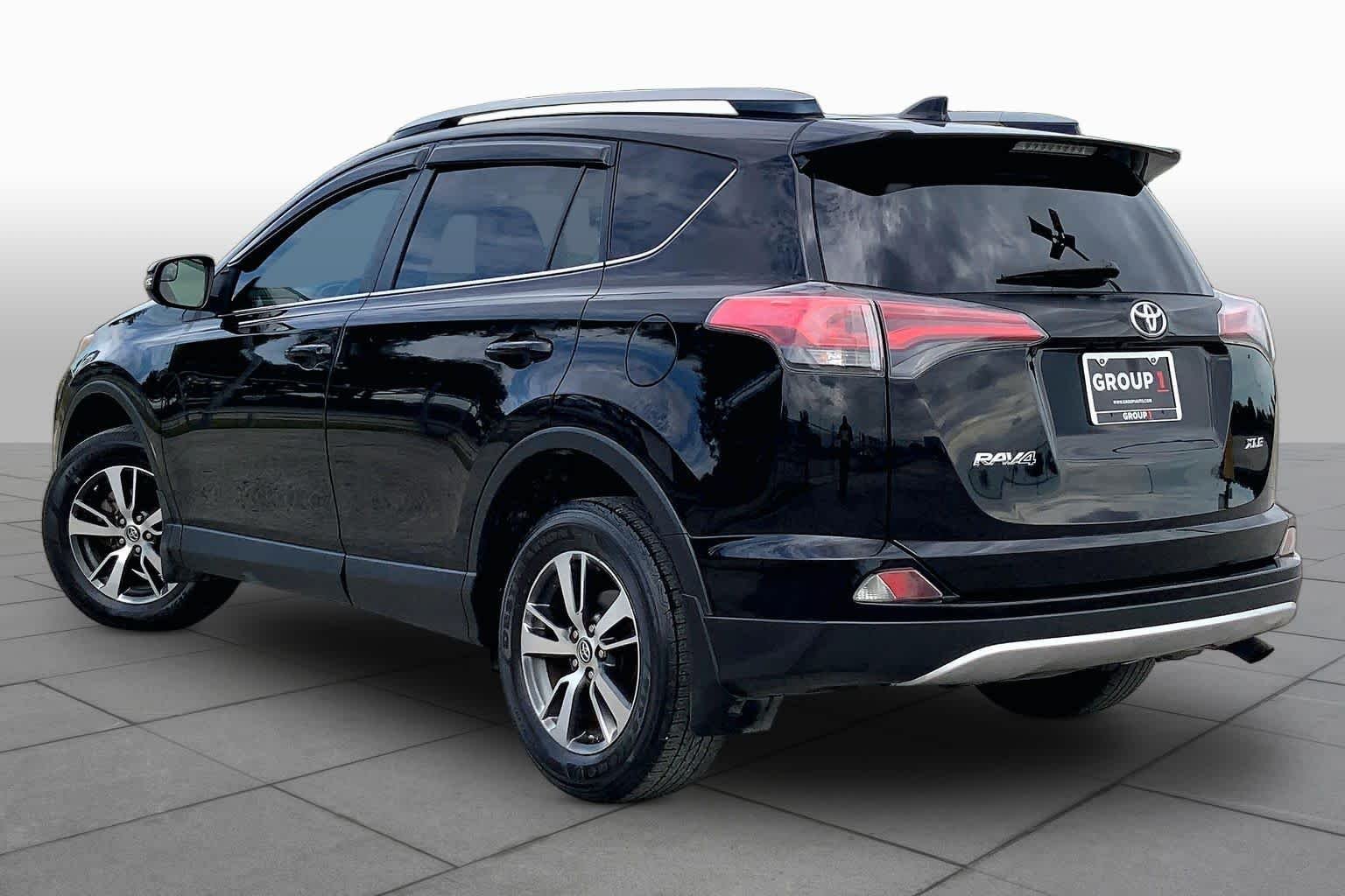 Used 2017 Black Toyota XLE image 12