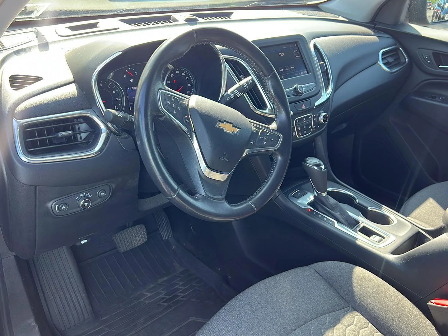 Used 2020 Midnight Blue Metallic Chevrolet LT image 4