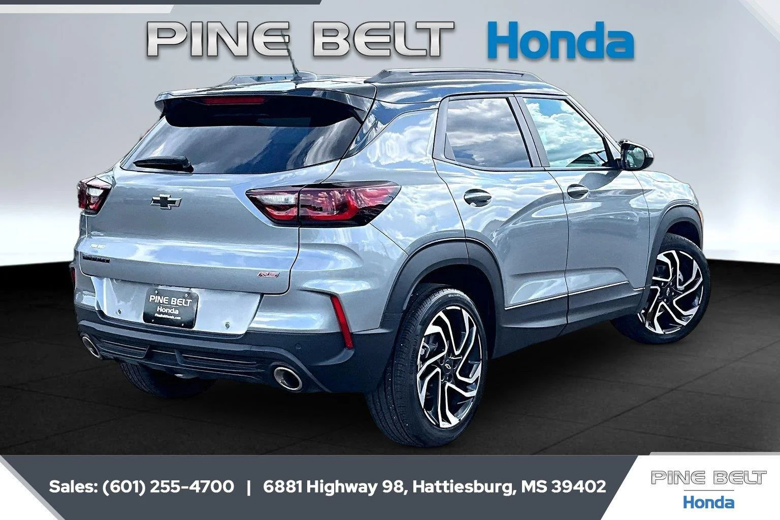Used 2025 Sterling Gray Metallic Chevrolet RS image 11