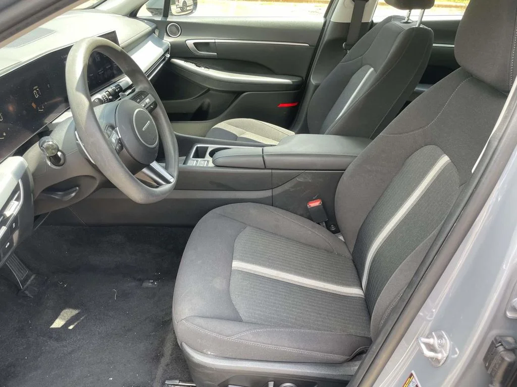 Used 2024 Transmission Blue Hyundai SEL image 12
