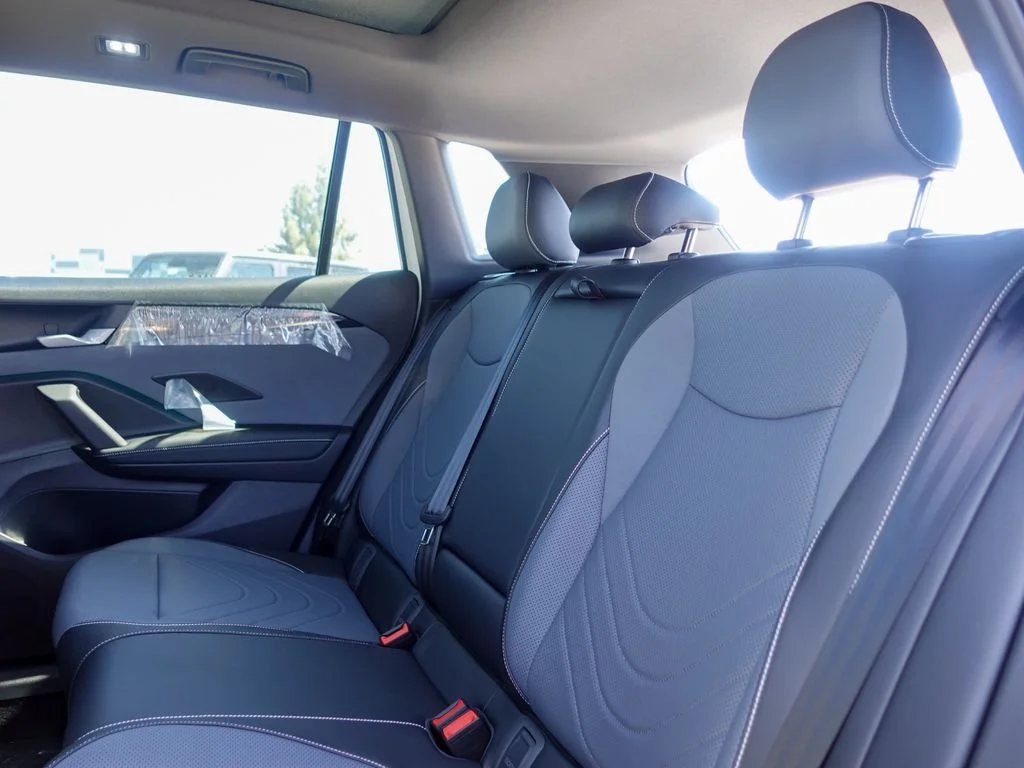 New 2026 Opal White w/Deep Black Roof Volkswagen 2.0T SE R-Line Black image 22