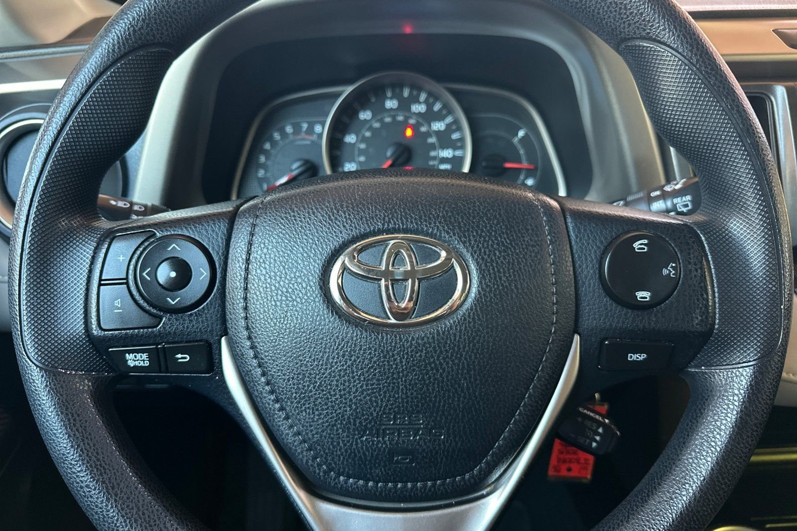 Used 2015 White Toyota XLE image 28