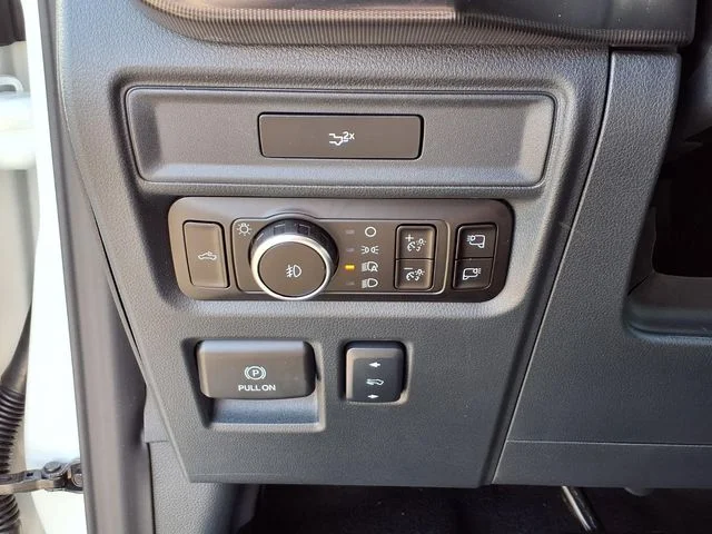 New 2026 Star White Metallic Tri-Coat Ford Lariat image 10