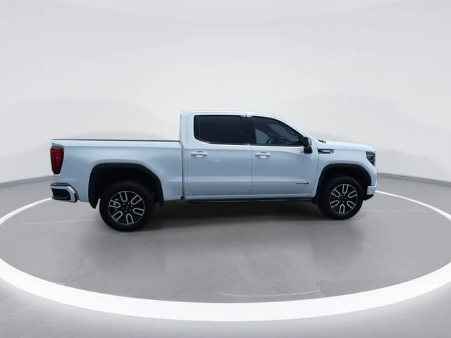 Used 2025 White GMC AT4 image 9