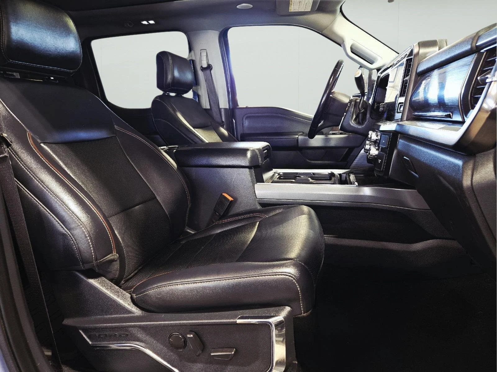Used 2024 Carbonized Gray Ford Lariat image 67