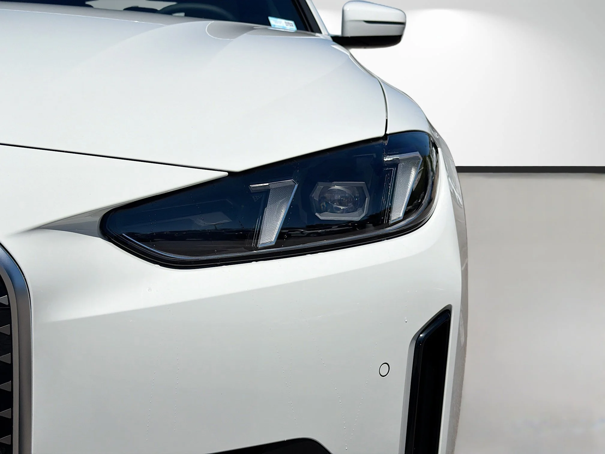 New 2026 Alpine White BMW eDrive40 image 9