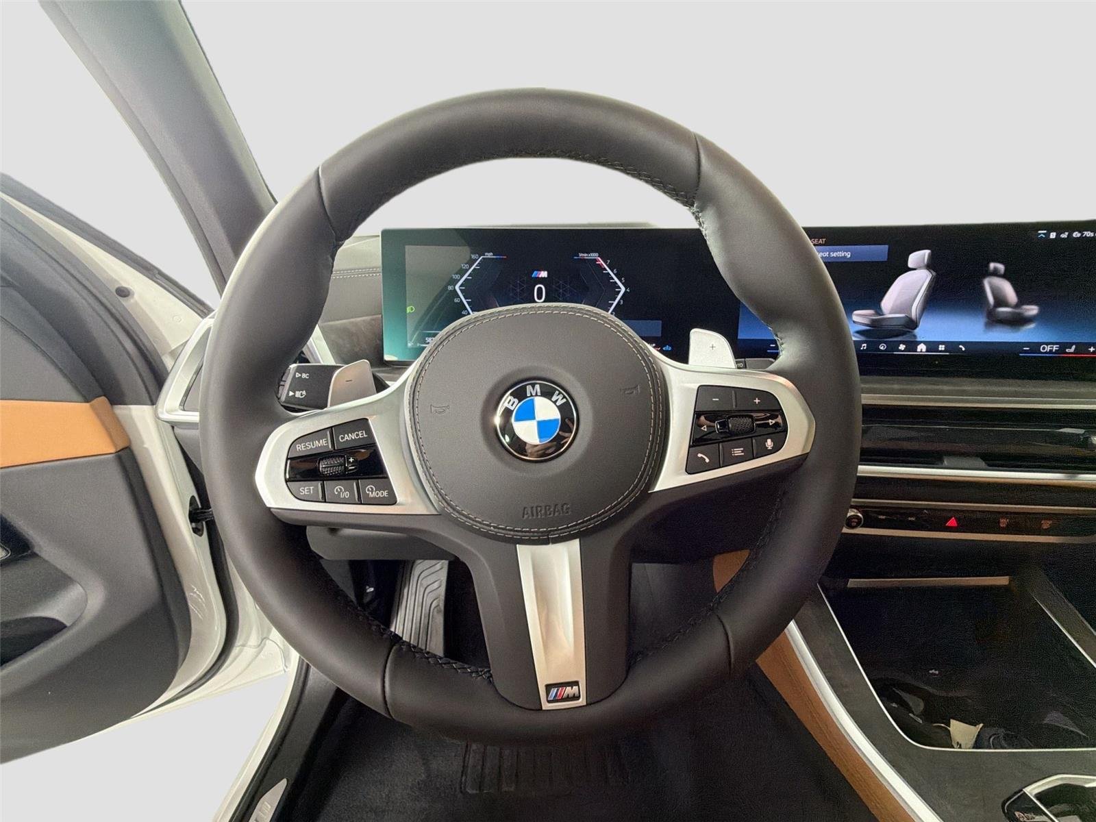 New 2026 Mineral White Metallic BMW xDrive40i image 12