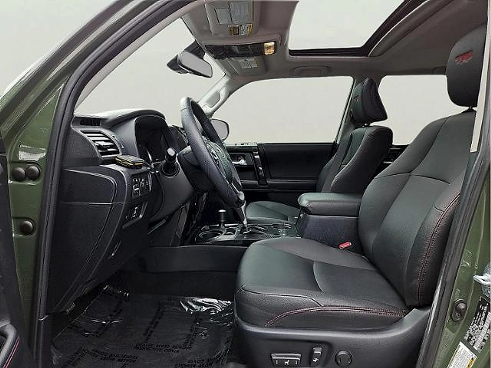 Used 2020 Hunter Green Toyota  image 11