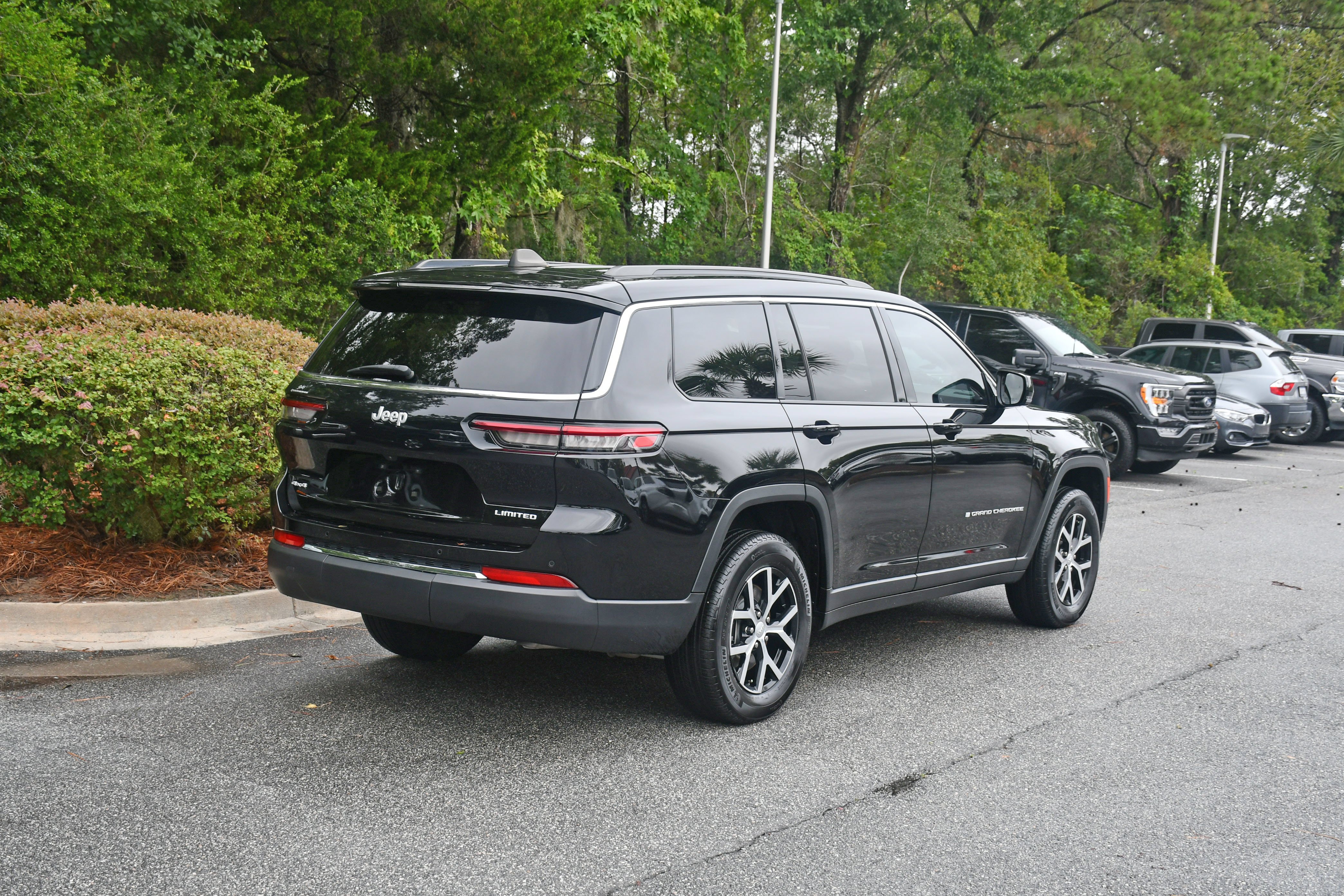 Used 2024 Black Jeep Limited image 3