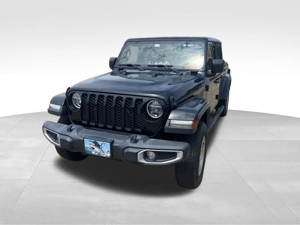 Used 2022 Black Jeep Sport image 2