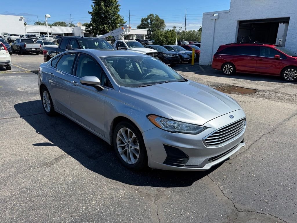 Used 2020 Silver Metallic Ford SE image 4
