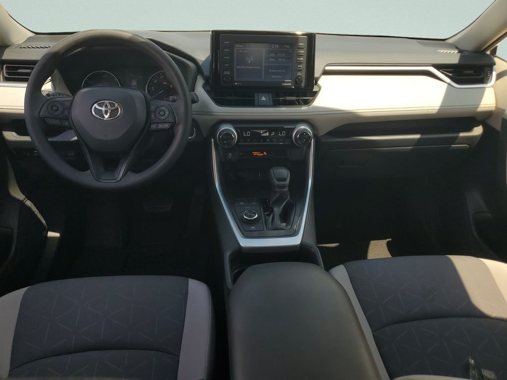 Used 2020 White Toyota XLE image 11