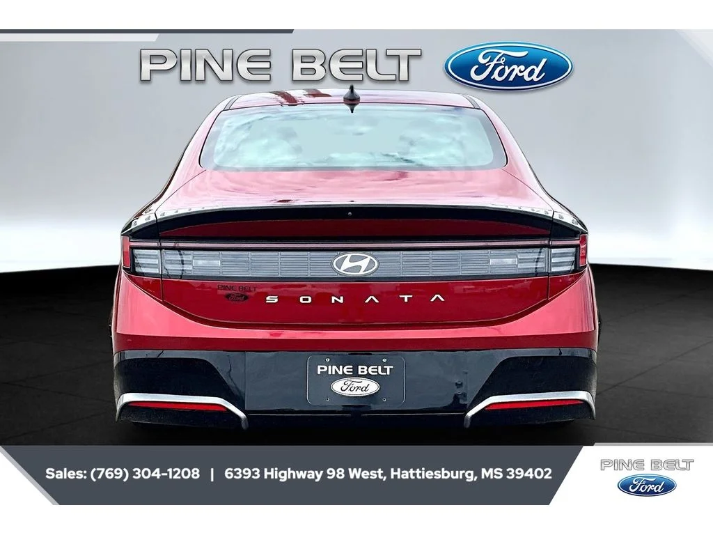 Used 2025 Ultimate red Hyundai SEL image 4