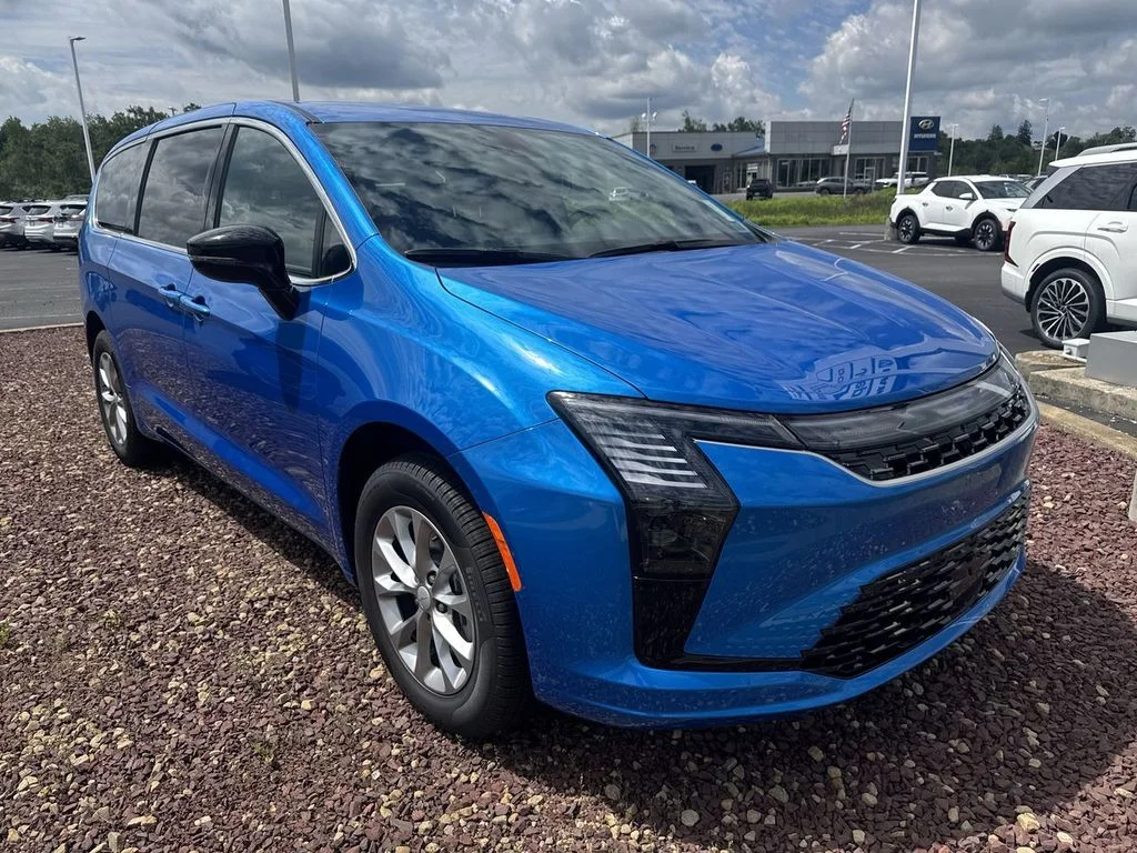 New 2027 Hydro Blue Pearl-Coat Exterior Paint Chrysler Select image 1