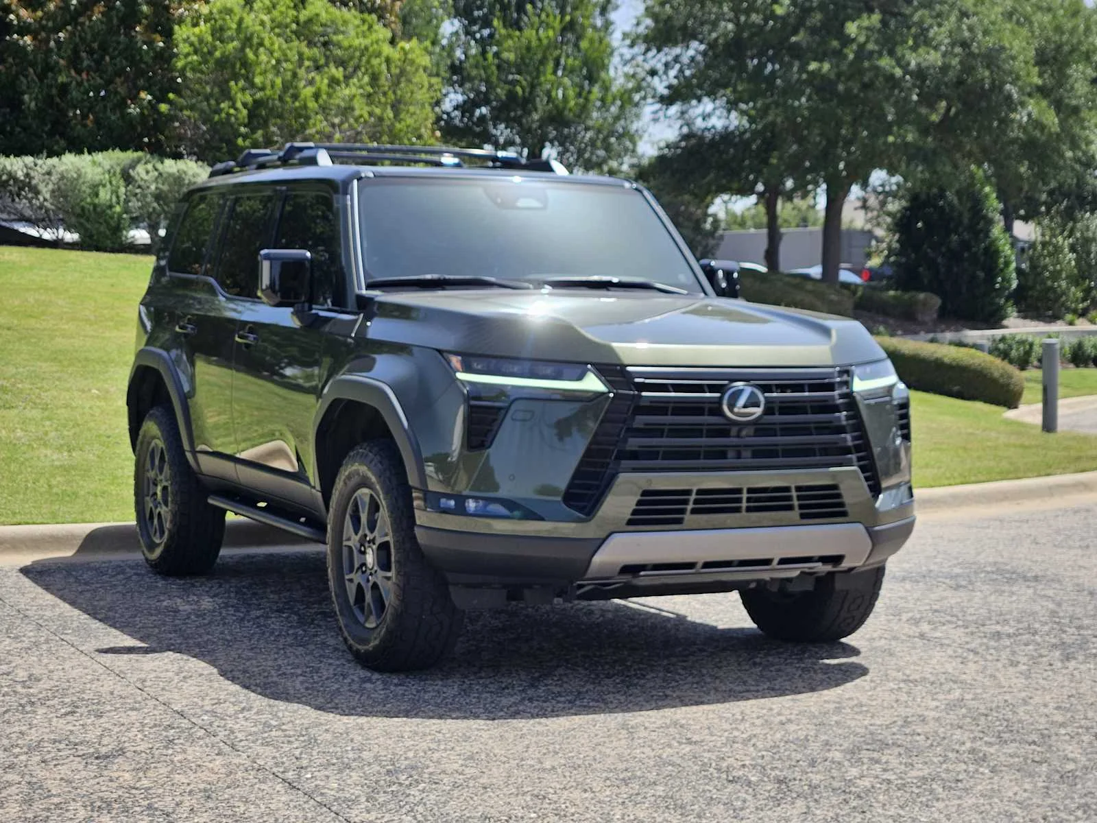 Certified Used 2025 NORI GREEN PEARL (6X4) / Lexus Overtrail+ image 2