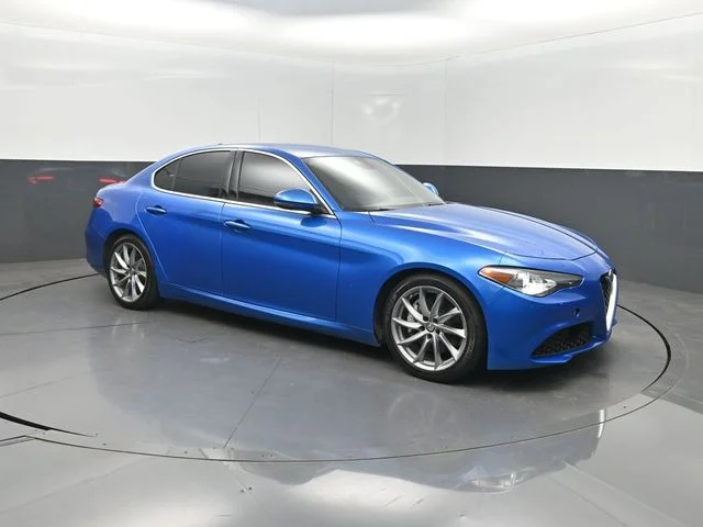 Used 2020 Blue Alfa Romeo Base image 33