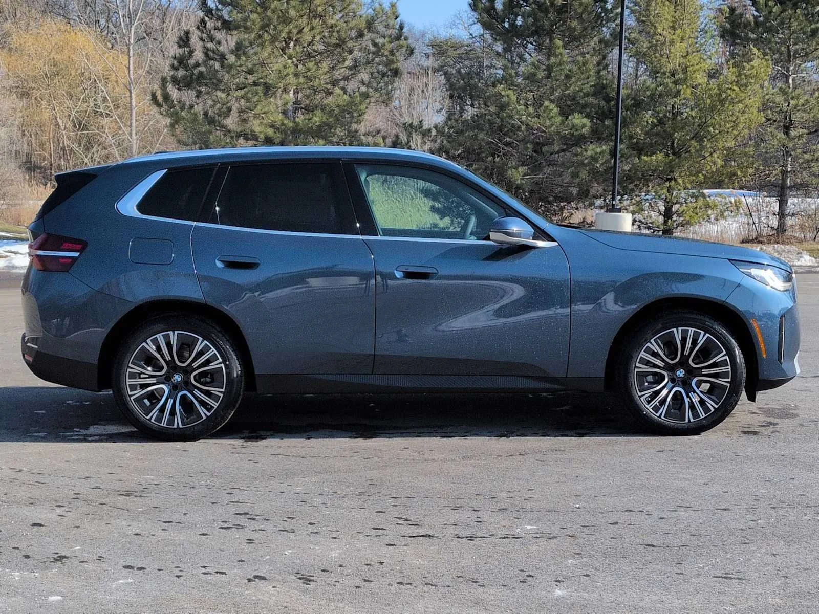 New 2026 Arctic Race Blue metallic BMW 30 xDrive image 15