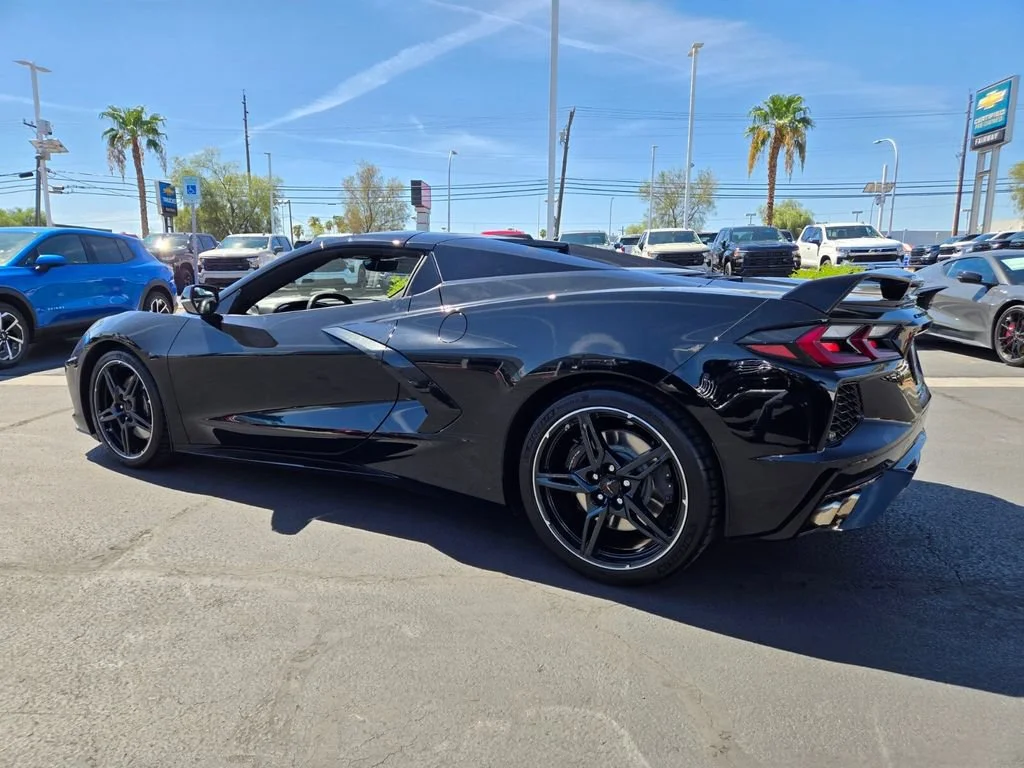 Used 2021 BLACK Chevrolet 1LT image 4