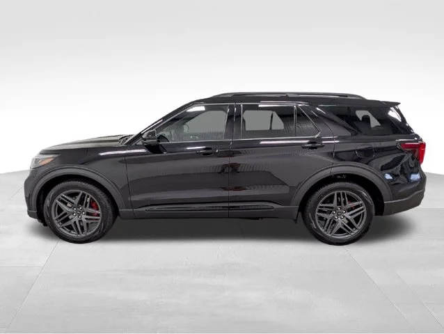 New 2027 Agate Black Metallic Ford ST image 33