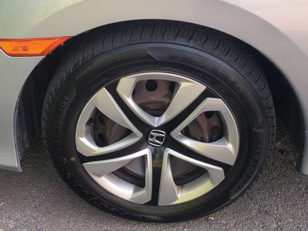 Used 2016 Silver Honda LX image 10