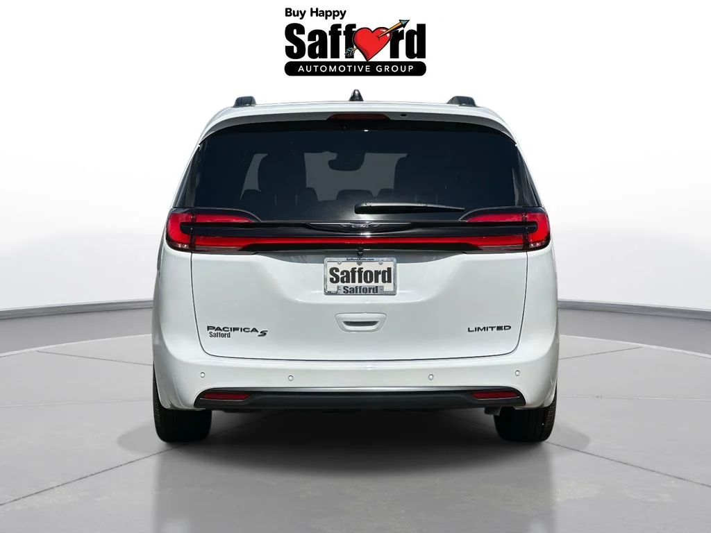 2026 Chrysler Pacifica Limited - Photo 8
