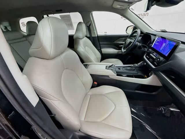 Used 2024 Black Toyota XLE image 29