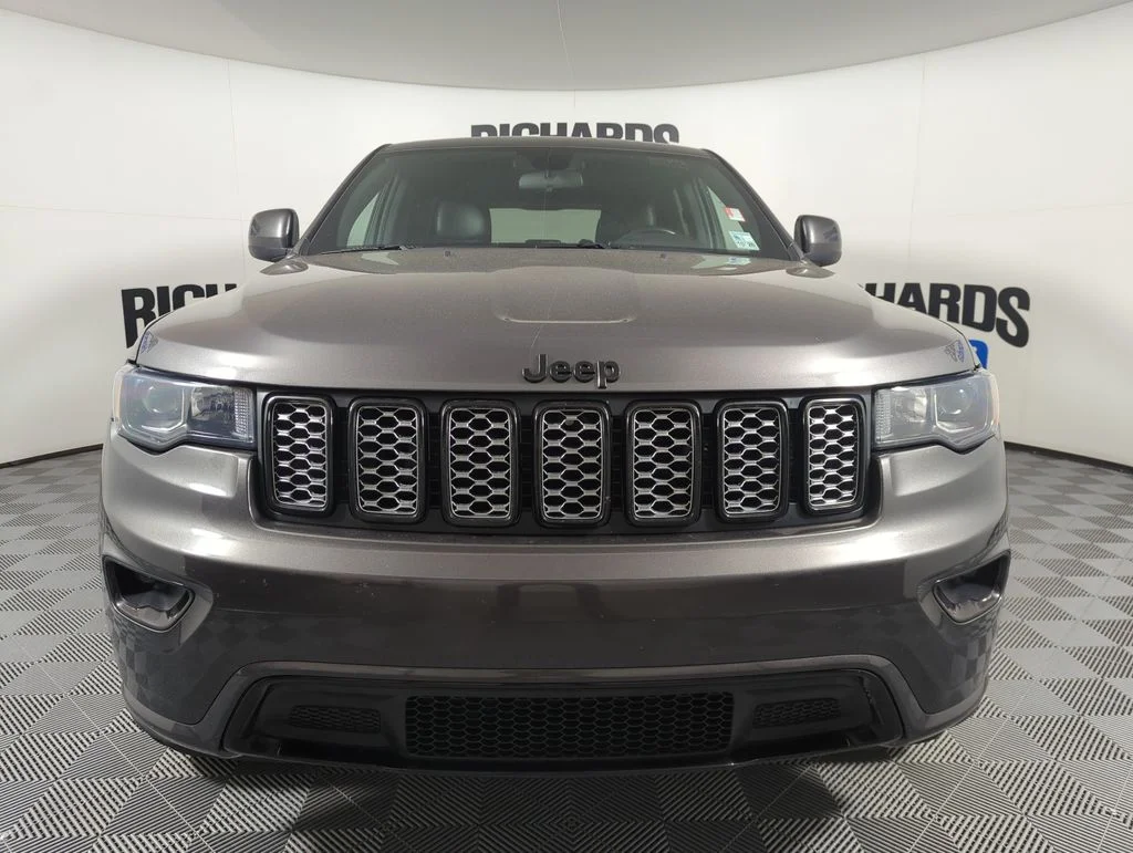 Used 2021 Crystal Metallic Jeep Laredo X image 3