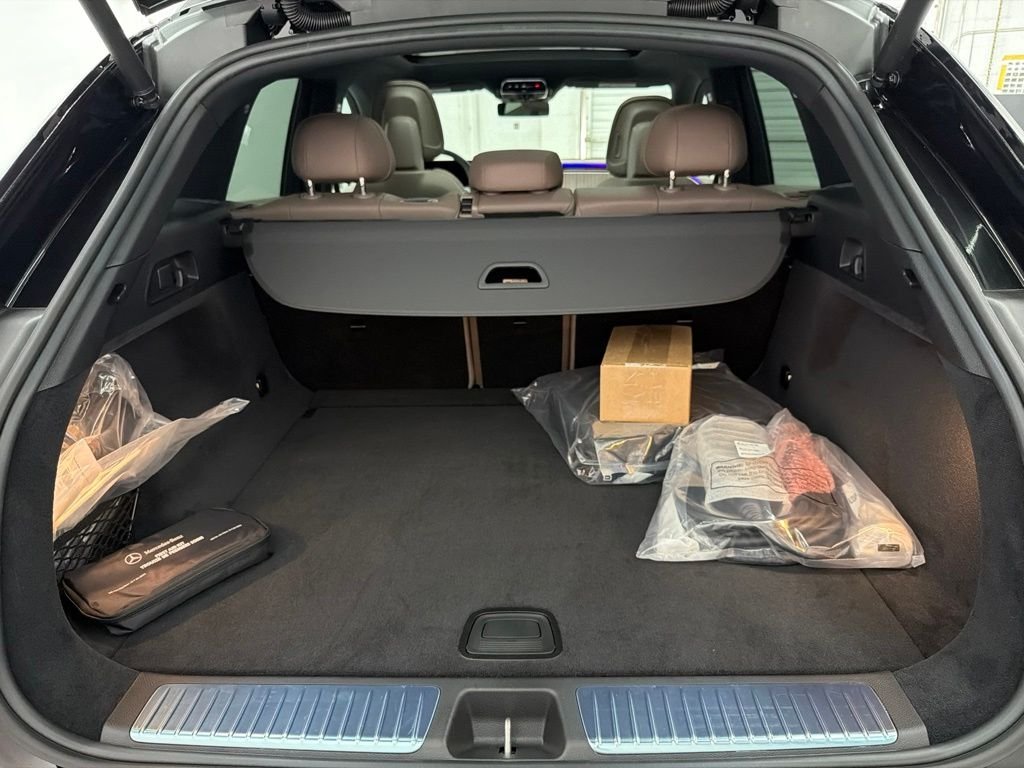 New 2027 Obsidian Black Metallic Mercedes-Benz EQE 320 image 24